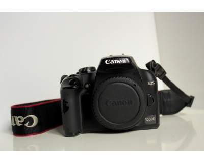 Canon Eos 1000D usato in vendita Lucca